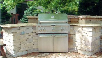 Outdoor Kitchens & Fireplaces